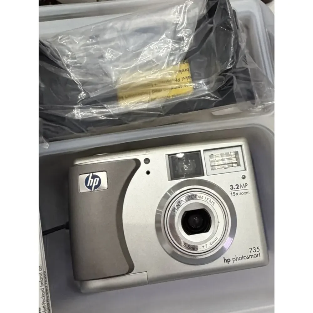 HP Photosmart 735 3.2MP Digital Camera Complete in Box Tested Working